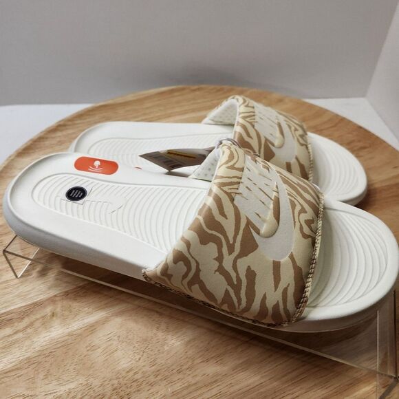 Nike Victori One Slide Sandals – Women’s Size 11, Slip-On - Picture 6 of 7